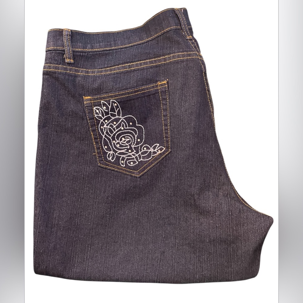 Dkin Embroidered Dark Blue Capri’s Size 16 W Jeans